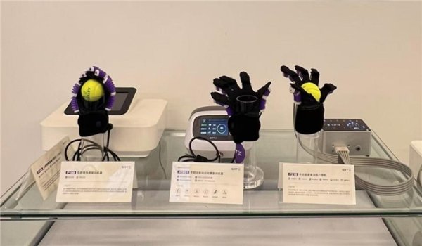 金盛网 数码视讯到访软体机器人,共谋机器人领域发展契机